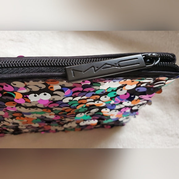 NEW MAC Cosmetics Shiny Pretty Things Sequin Makeup Bag Pouch Clutch Travel - Picture 5 of 12